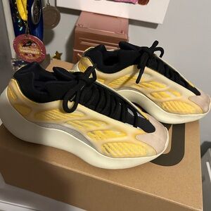 Yeezy 700 men’s or kids 5 1/2